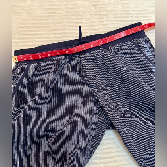 Athleta Stripe Bali Linen Ankle Pant Navy Cream Cuffed Pockets size 10 - Picture 10 of 16